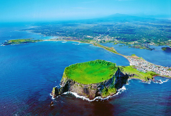 世界自然遺產>城山日出峰 濟州民俗村   泰迪熊博物館 凱蒂貓島嶼 悠遊濟州5日